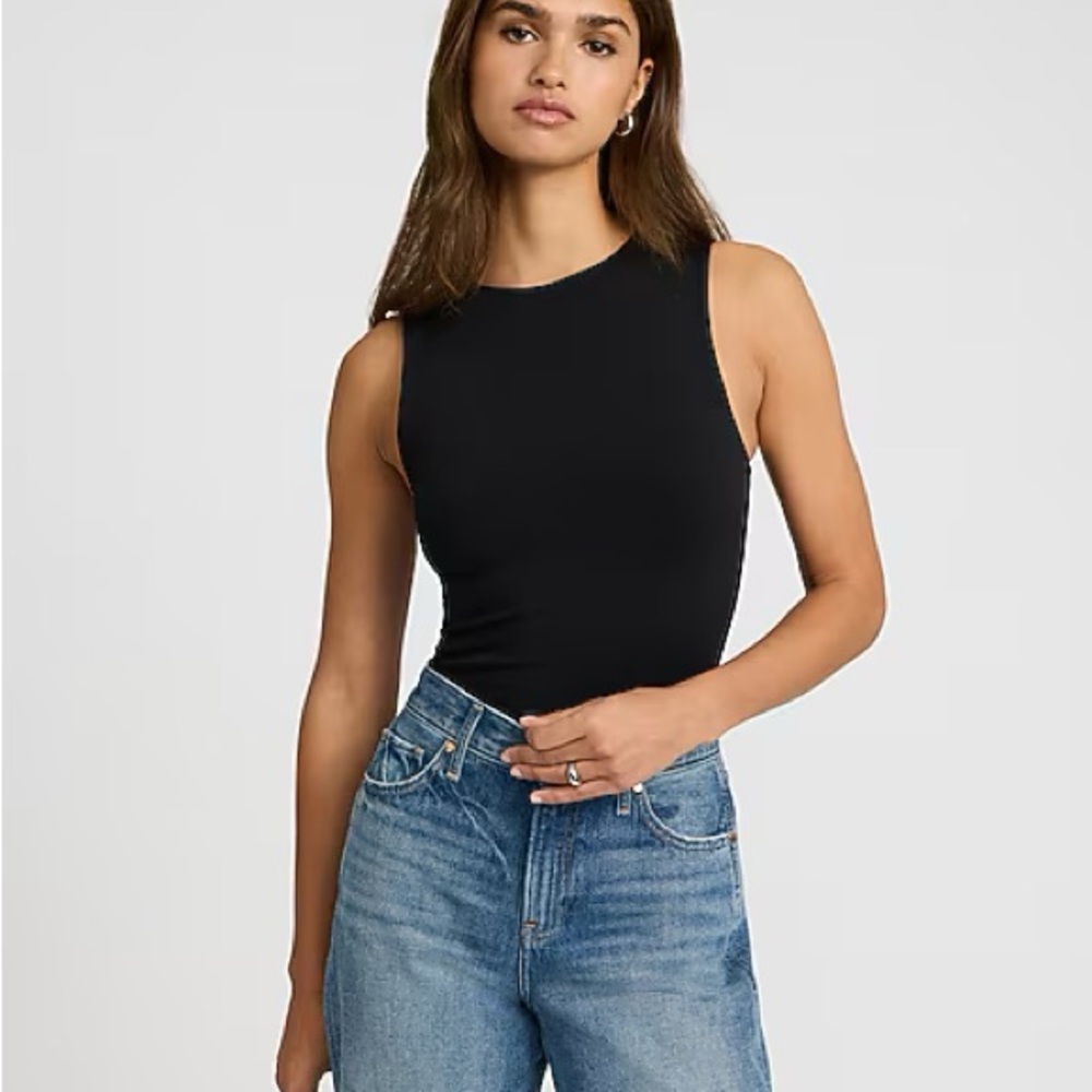 Express Body Contour High Compression Crew Neck Tank